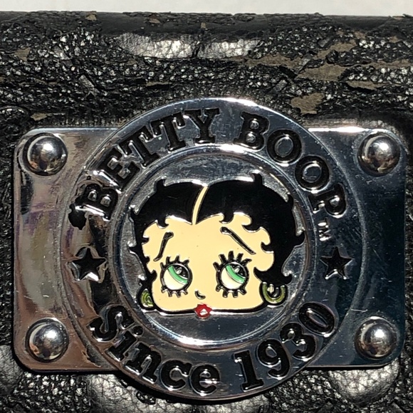 Betty Boop Black tri fold Wallet - Picture 9 of 11